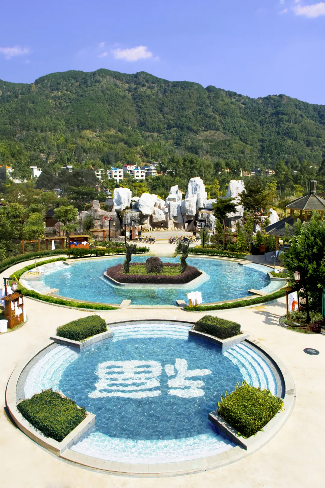 降温了，泡温泉才是正经事