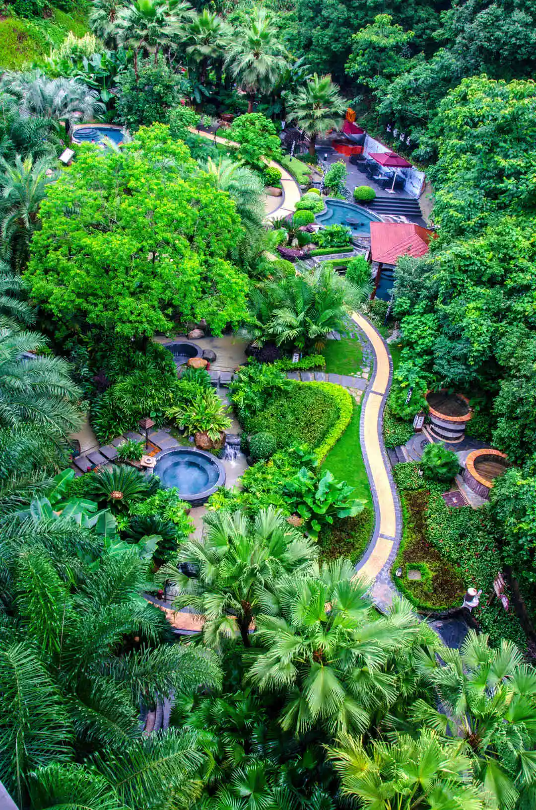 降温了，泡温泉才是正经事