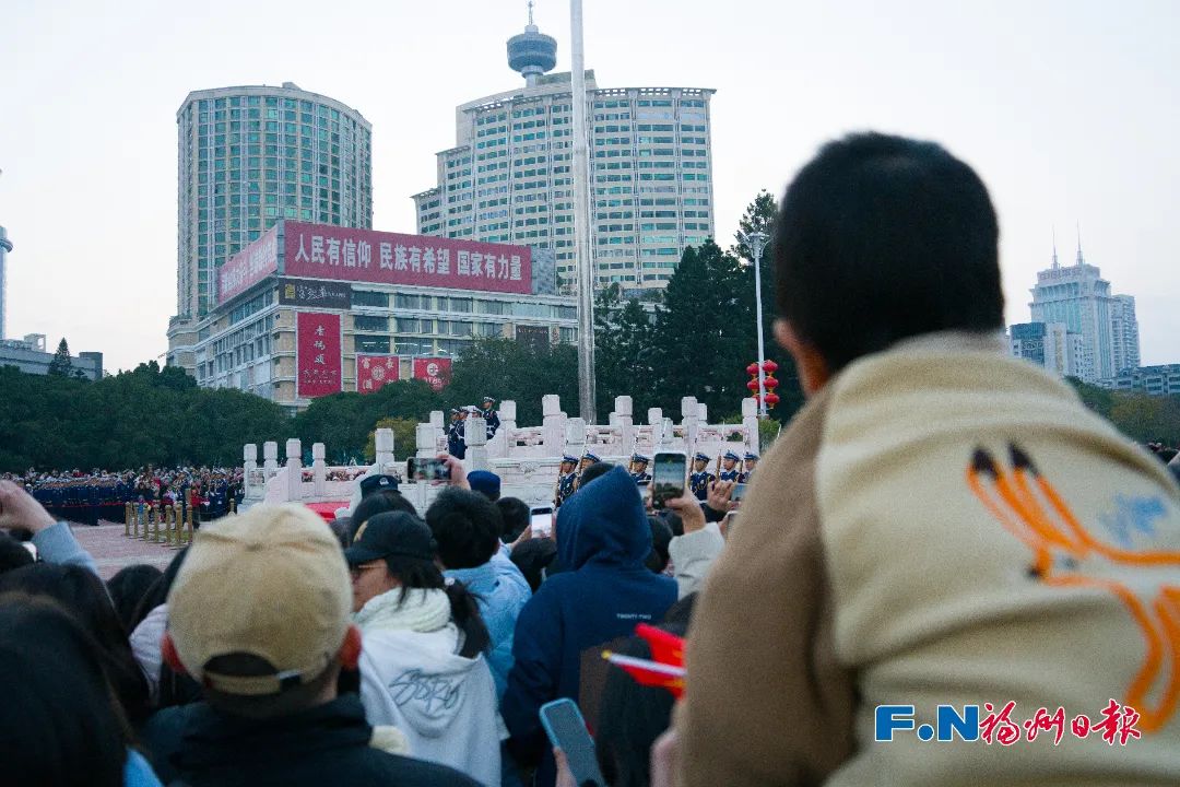 新年第一天！福州五一广场，升国旗，奏国歌！