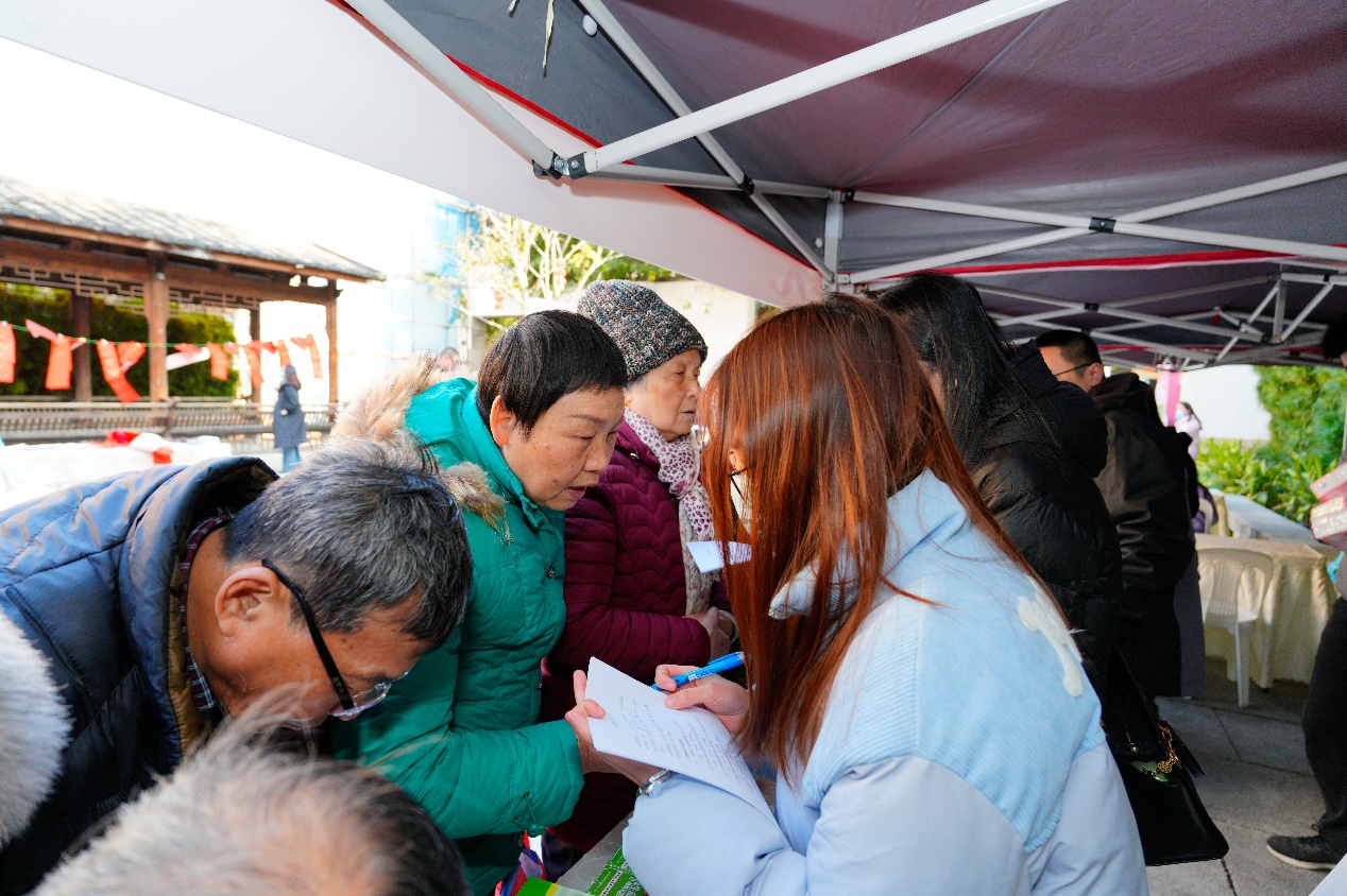 福州市福小艾&长者食堂防艾科普驿站投放仪式暨防艾宣传进社区活动举办