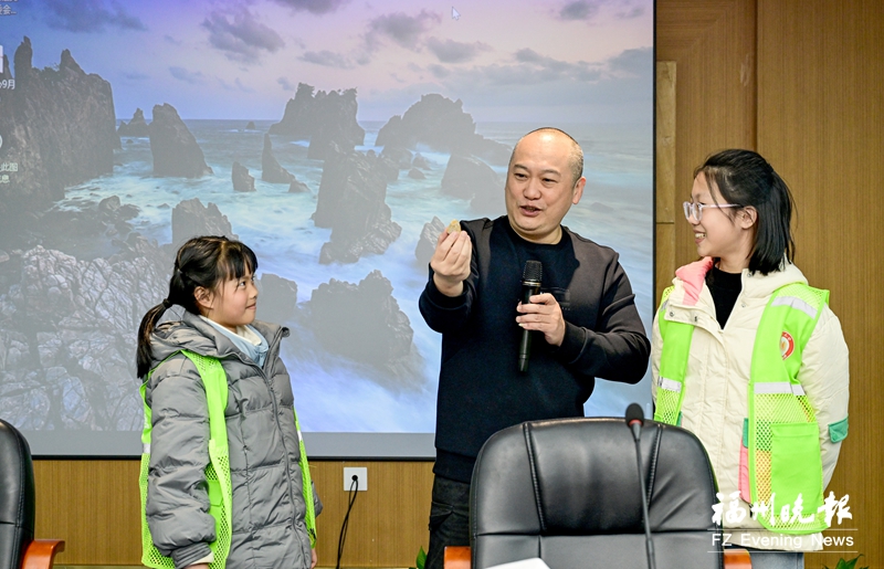 福州晚报写作训练营走进中国寿山石馆