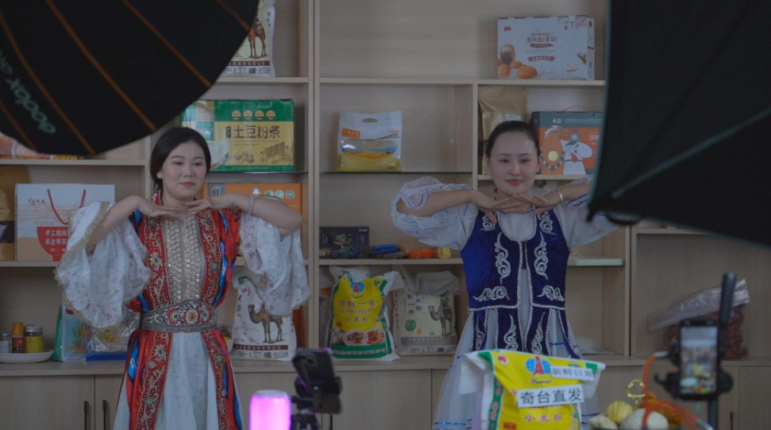 燃爆直播间！奇台县第二届电商直播大赛成功举行