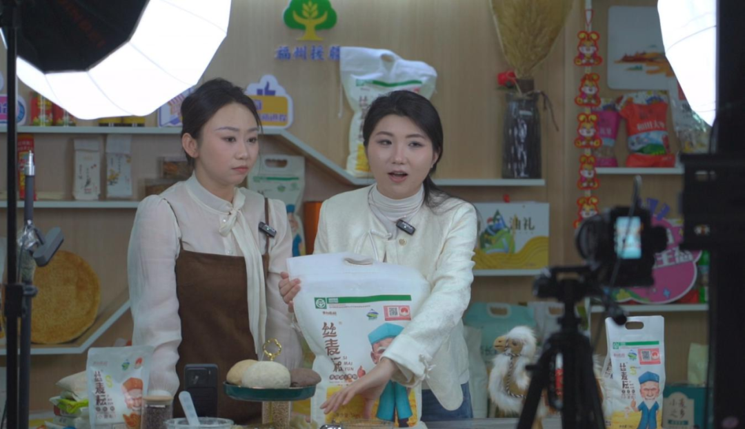 燃爆直播间！奇台县第二届电商直播大赛成功举行