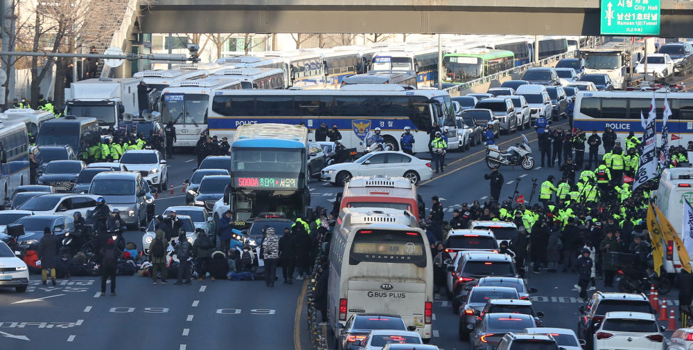 尹锡悦成为韩国宪政史上第一个被逮捕的现职总统