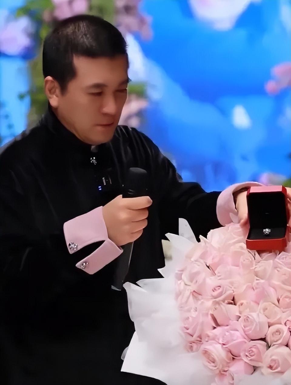 杨子说直播求婚被黄圣依骂了5分钟