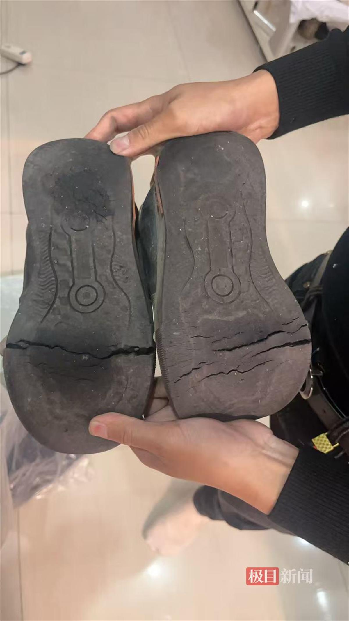 男子徒步650公里回乡暴瘦10斤