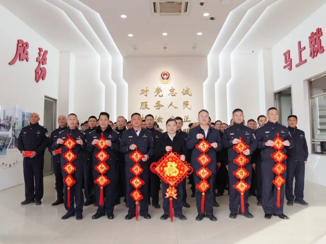 情暖除夕！高新区主要领导看望慰问坚守岗位一线工作者