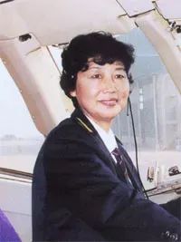 痛别！厦航传奇女飞行员逝世