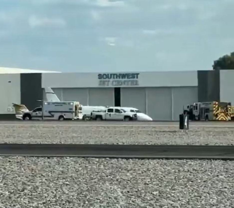 美亚利桑那州一机场两飞机在地面发生碰撞 已致1死3伤