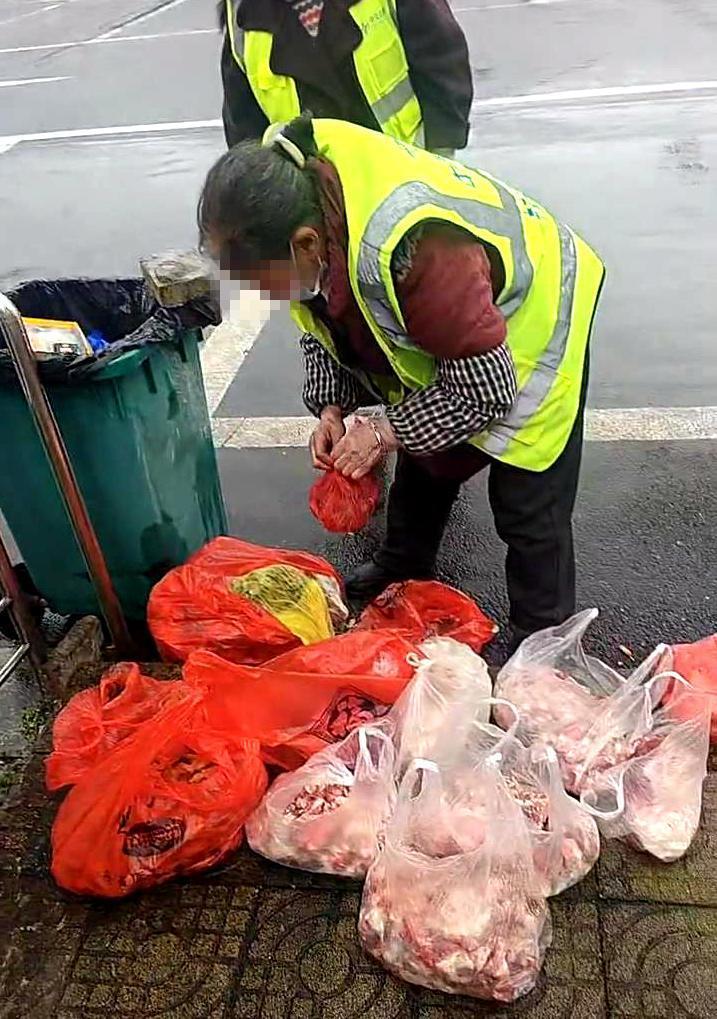 被扔服务区年货已按厨余垃圾清理