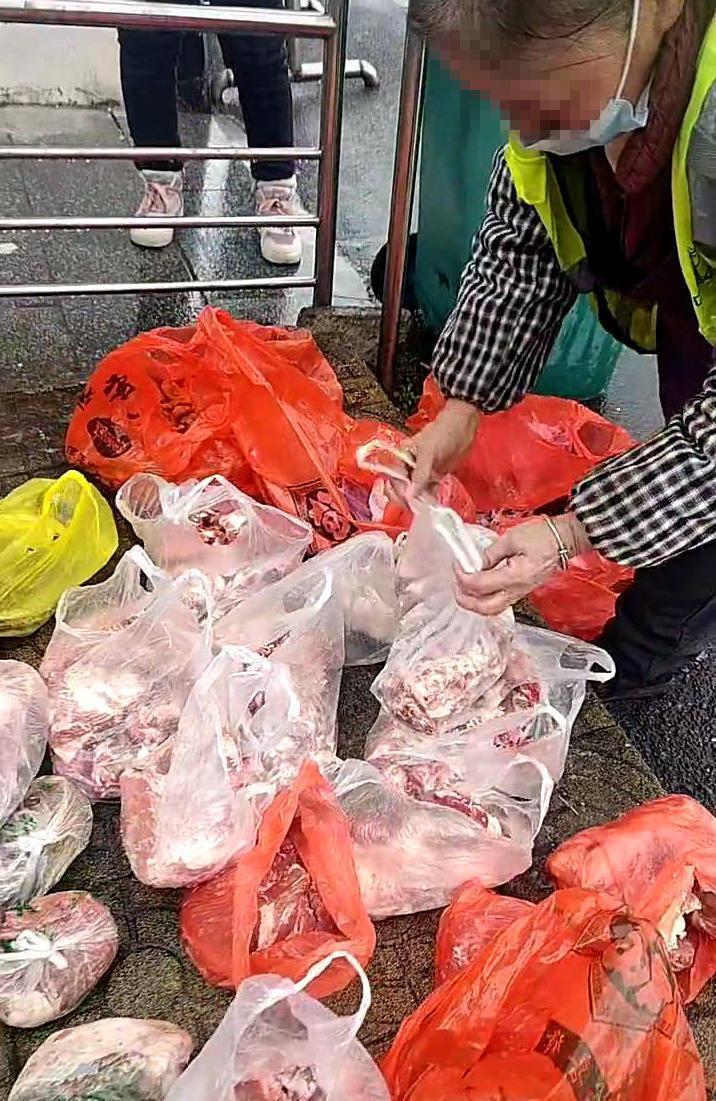 被扔服务区年货已按厨余垃圾清理