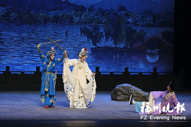 京剧《白蛇传》周六在凤凰剧院上演 “福晚大舞台”邀100位读者看戏