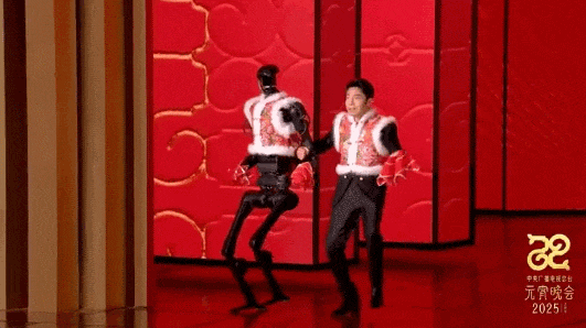 热搜爆了！元宵晚会上哪吒打人敖丙劝架？撒贝宁穿上花马甲，挽着春晚机器人出场