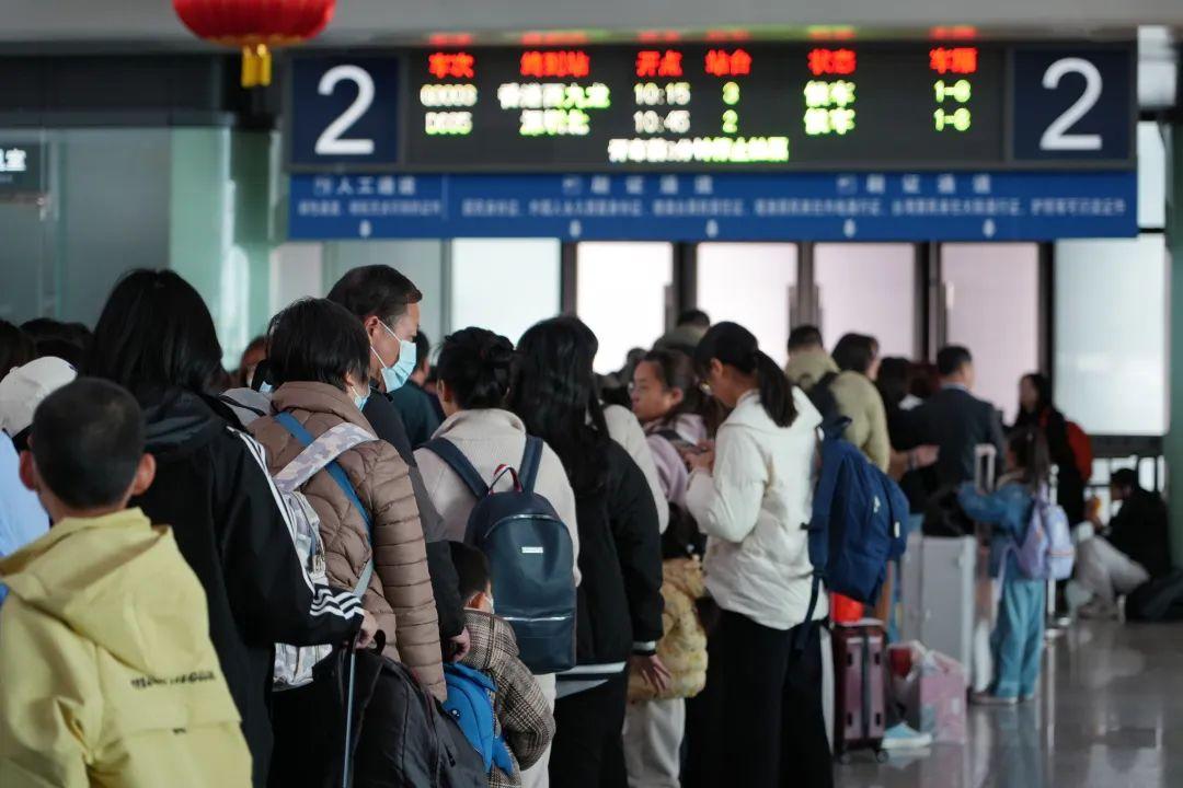 加开125列！南铁贴心服务助力旅客踏青出行