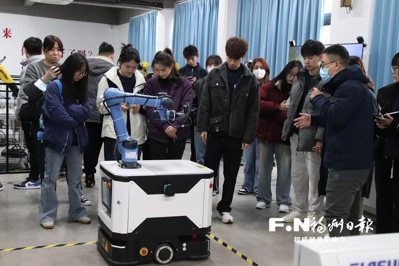 台湾中华大学与闽江学院师生开展访学交流活动