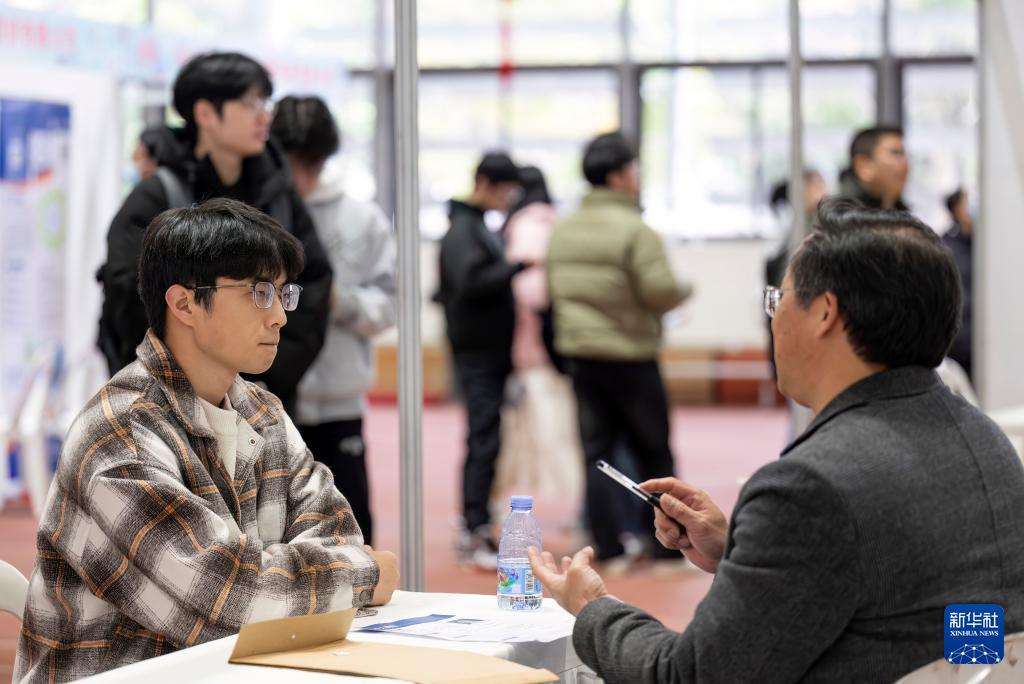 “海峽啟航”百家央企招聘會福州舉行