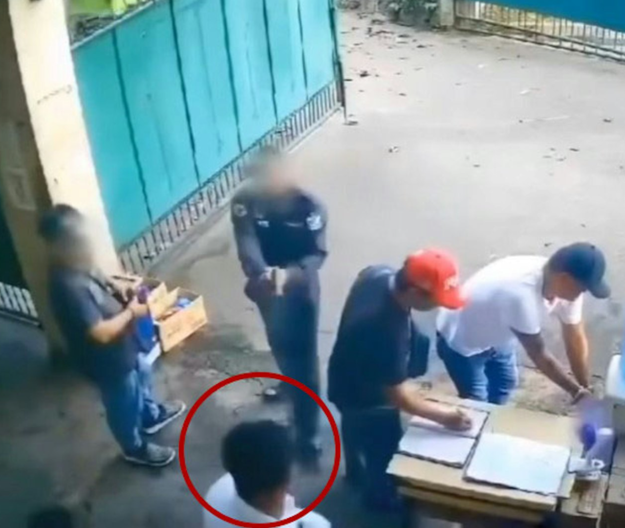 保安上班迟到30分钟被同事3枪毙命