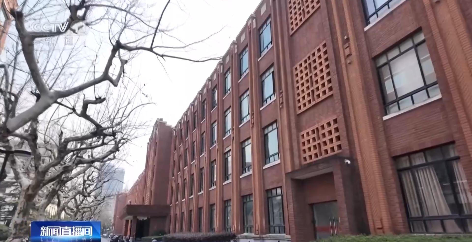 大学生论文“AI味儿”渐浓？使用AI工具 各高校“立规矩”了