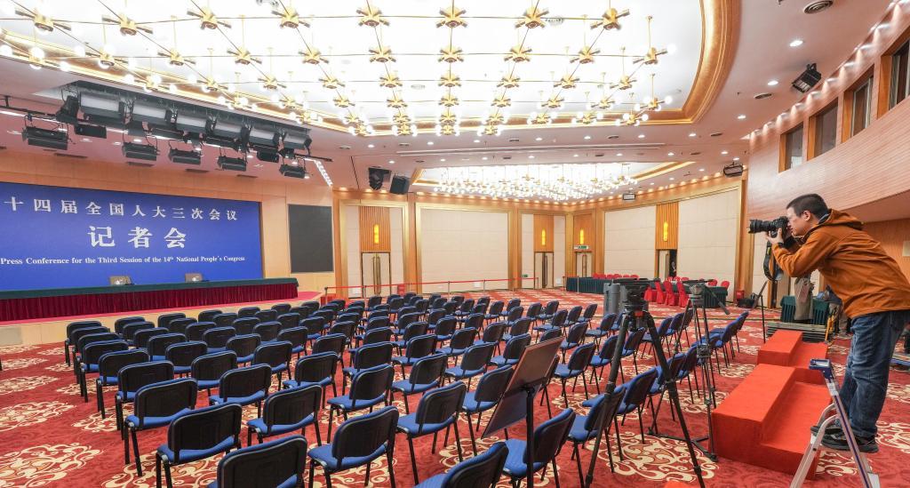 全国两会新闻中心开张！3000多名中外记者报名
