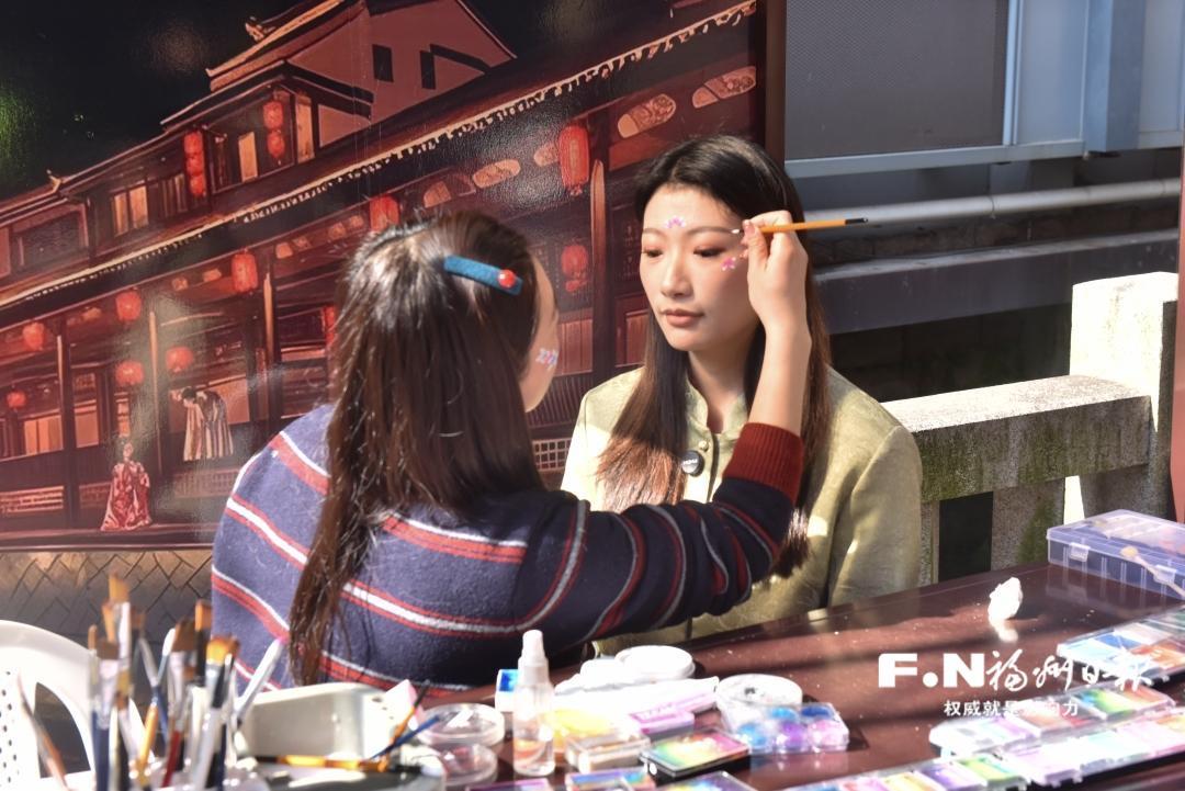 罗源“凤凰集”开市 农产品热卖