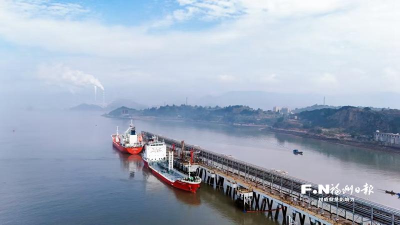 福州边检站破解港口“大进大出”物流瓶颈