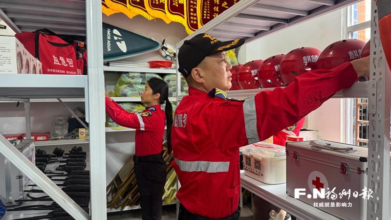 成为他们生命里的一束光——福建麒麟救援队找回千名走失者背后的故事