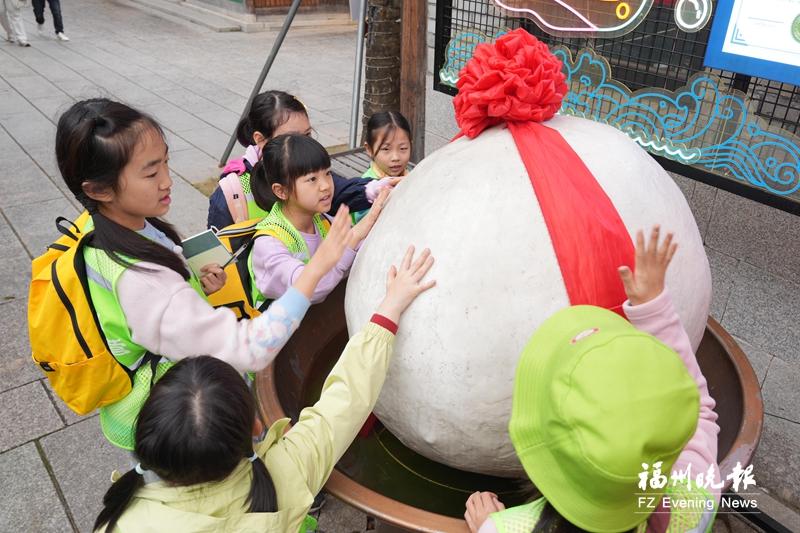福州晚报写作训练营探秘“鱼丸之乡” “四个一”收获满满