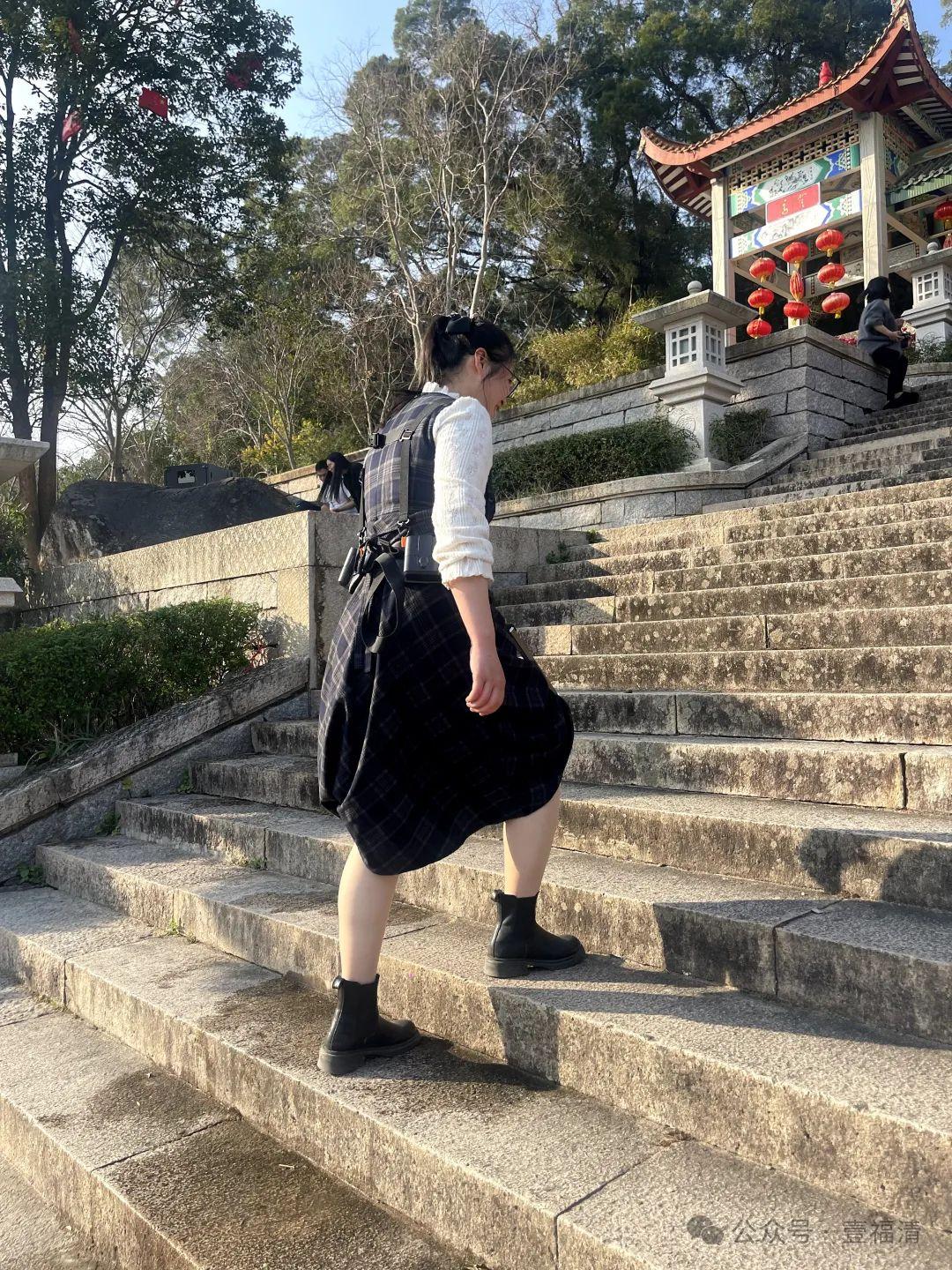 福清石竹山惊现登山“神器”！游客：我又行了