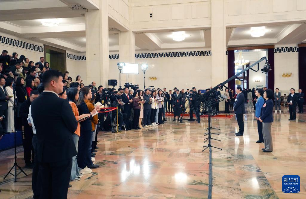 聚焦第二场“委员通道”