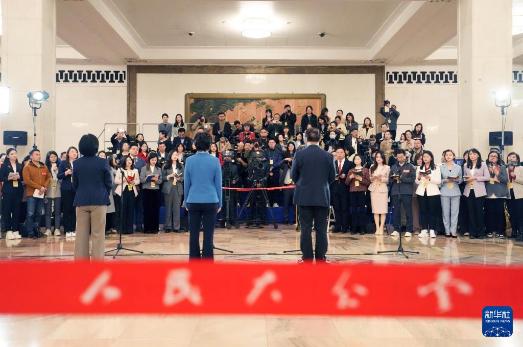 聚焦第二场“委员通道”