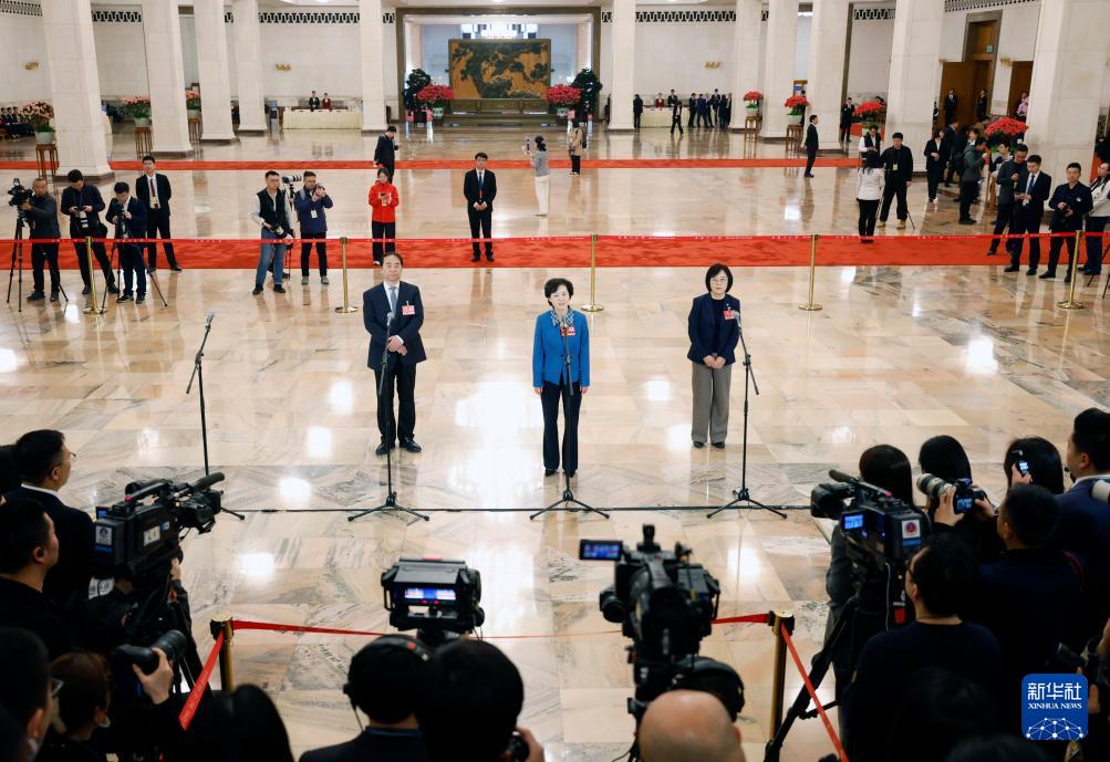 聚焦第二场“委员通道”