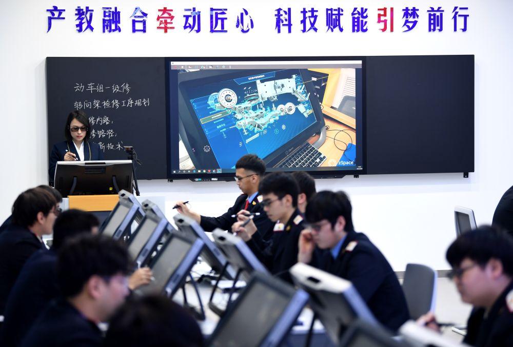 镜观·领航｜教育强则国家强