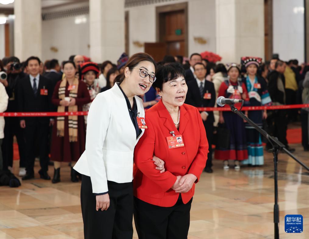 聚焦第二场“代表通道”