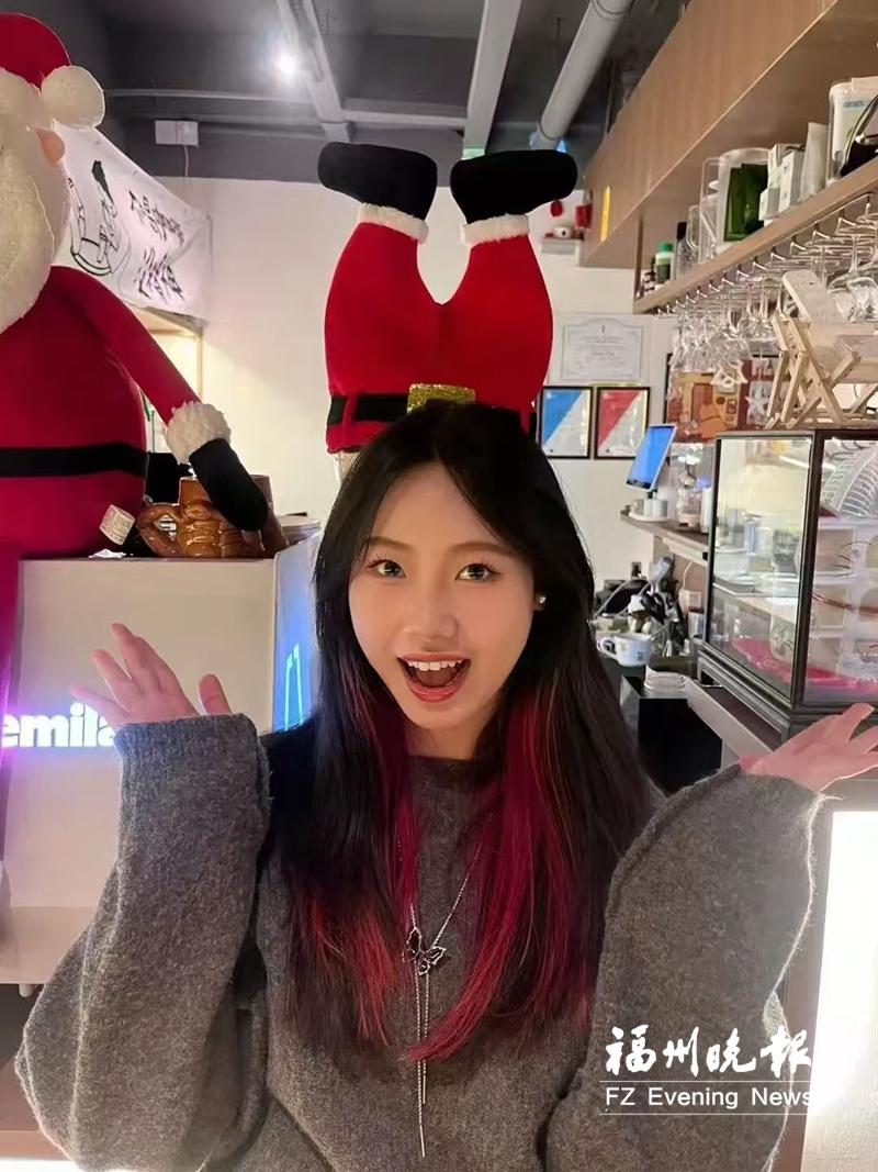 福建师大研究生改编“实验室版”歌曲 “神曲”收获310万点赞