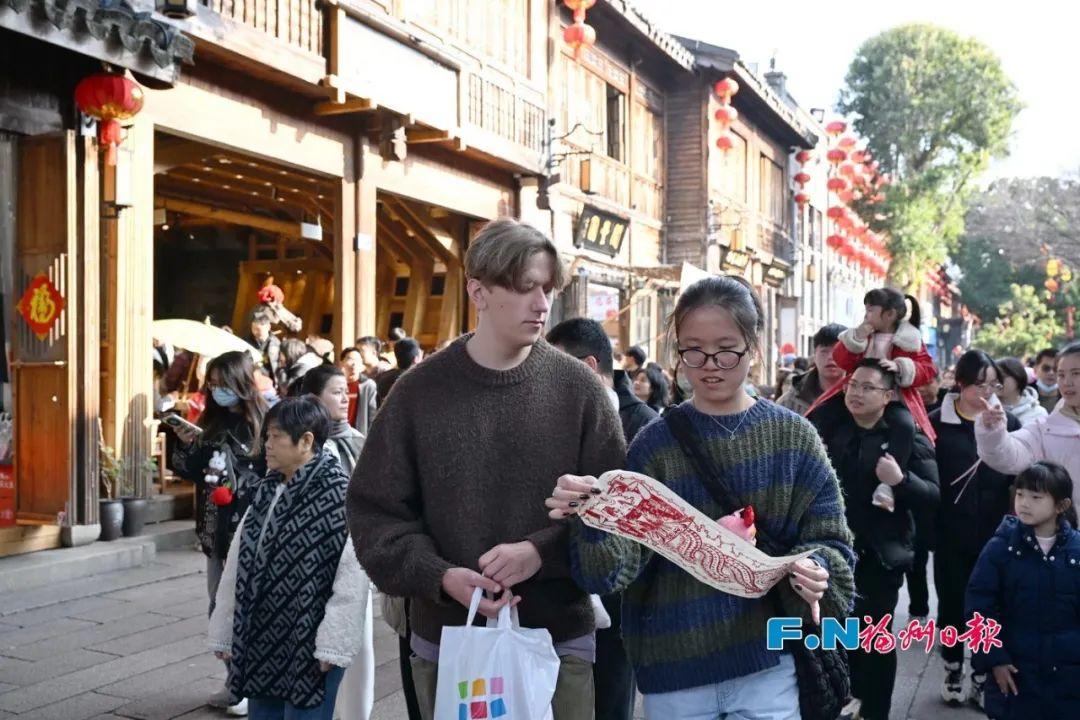 福州：奋进在春天里