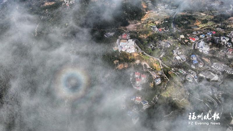 鼓岭出现罕见“反日华” 福州今明气温上升