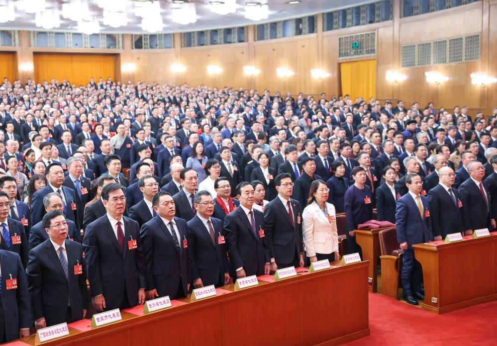 十四届全国人大三次会议举行闭幕会