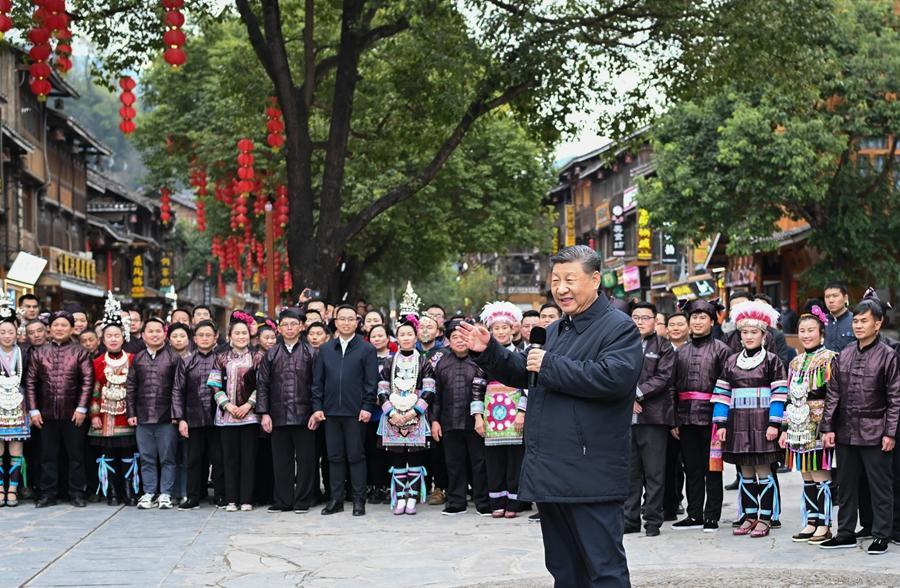 习近平在贵州考察时强调 坚持以高质量发展统揽全局 在中国式现代化进程中展现贵州新风采