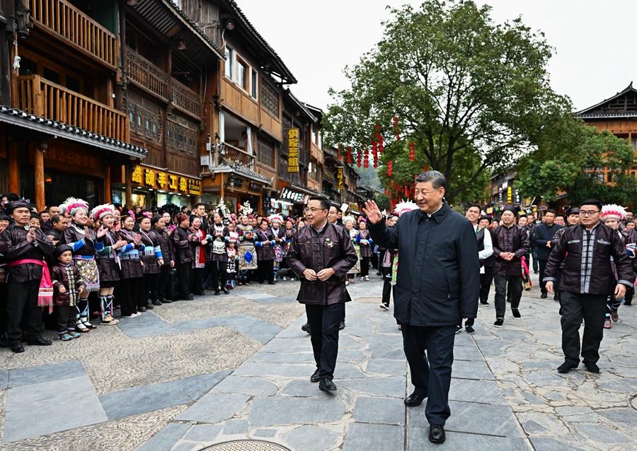 习近平在贵州考察时强调 坚持以高质量发展统揽全局 在中国式现代化进程中展现贵州新风采