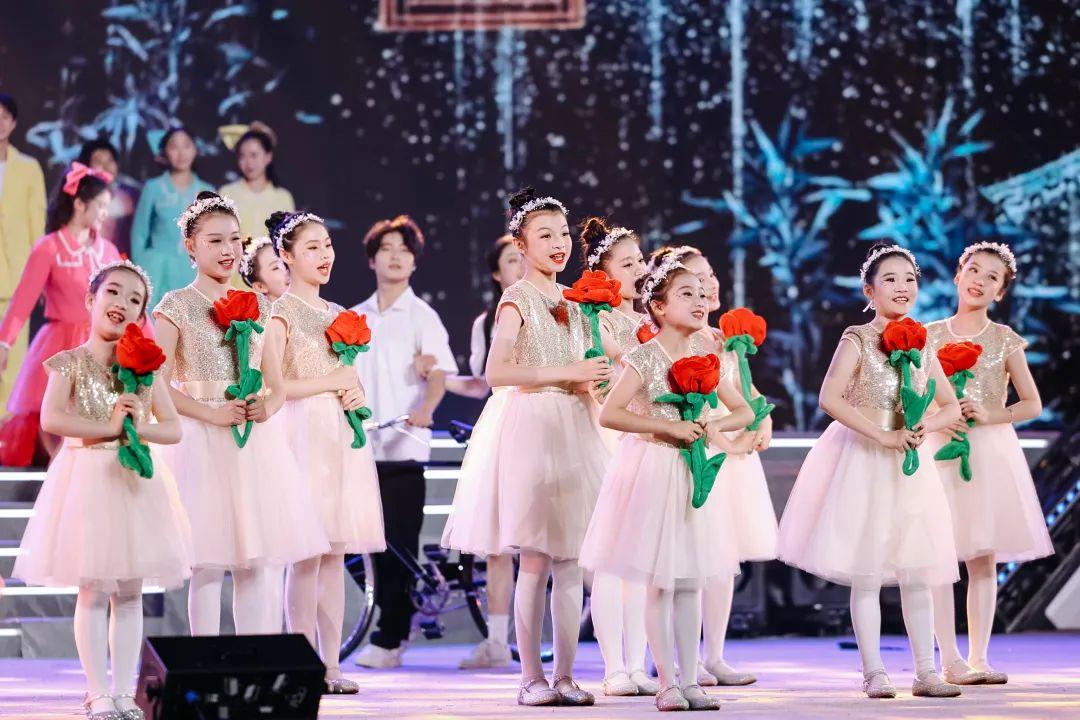 第十三届中国大学生电视节圆满落幕