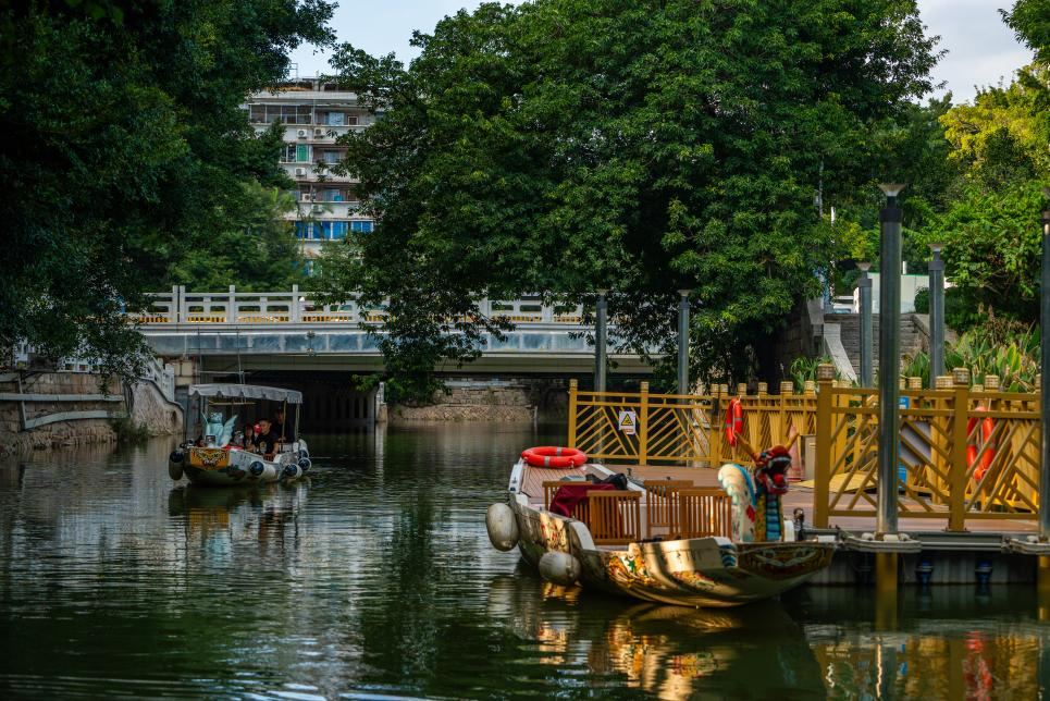 乘地铁游福州，泛舟悠游碧波上