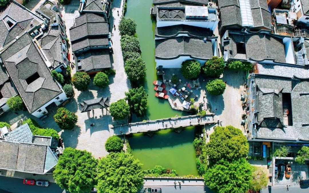 乘地铁游福州，泛舟悠游碧波上