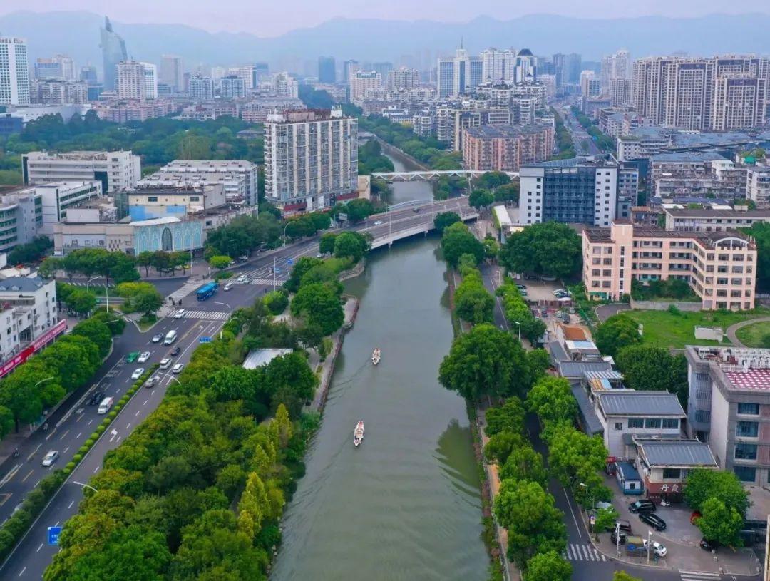 乘地铁游福州，泛舟悠游碧波上