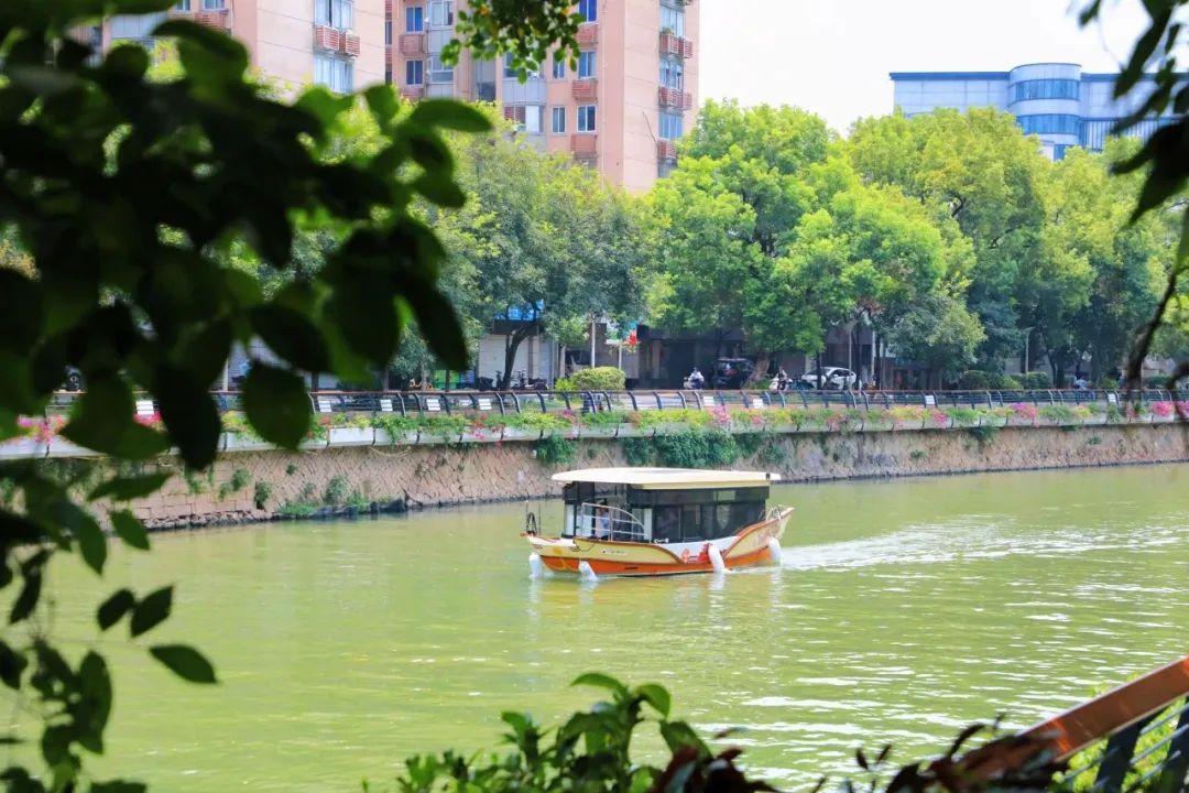 乘地铁游福州，泛舟悠游碧波上