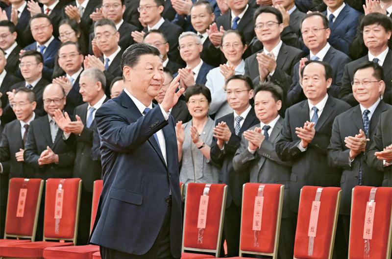 习近平：朝着建成科技强国的宏伟目标奋勇前进