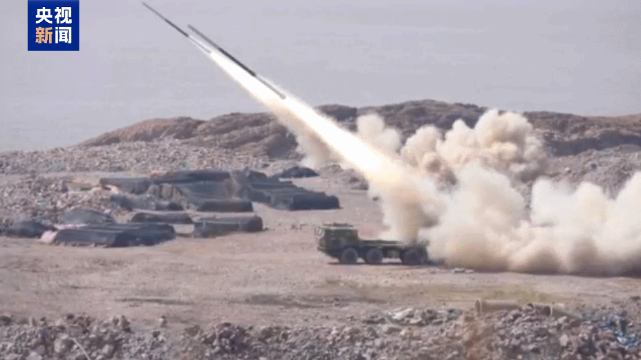 东部战区远箱火分队对模拟台岛目标展开远程精确火力打击