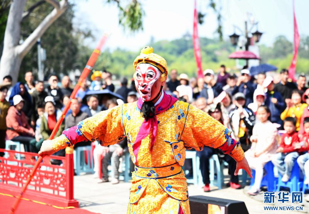 周末戏相逢：连台好戏受青睐