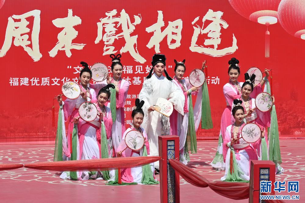 周末戏相逢：连台好戏受青睐