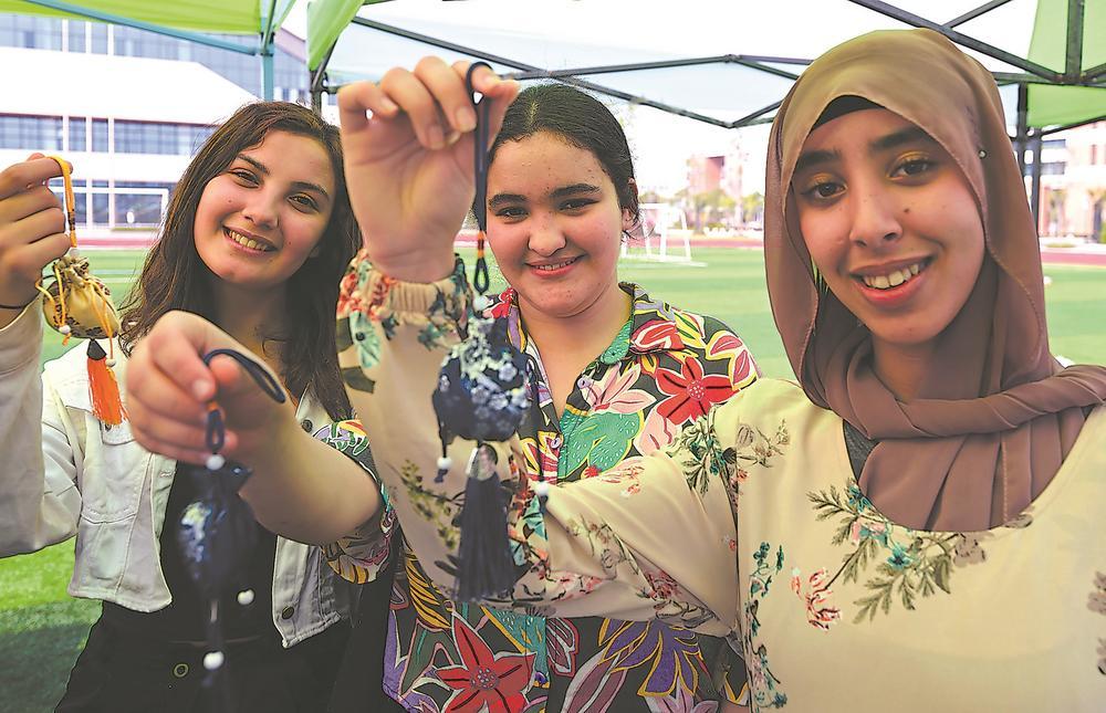 大学生国际爱心市集在福州滨海新城举办