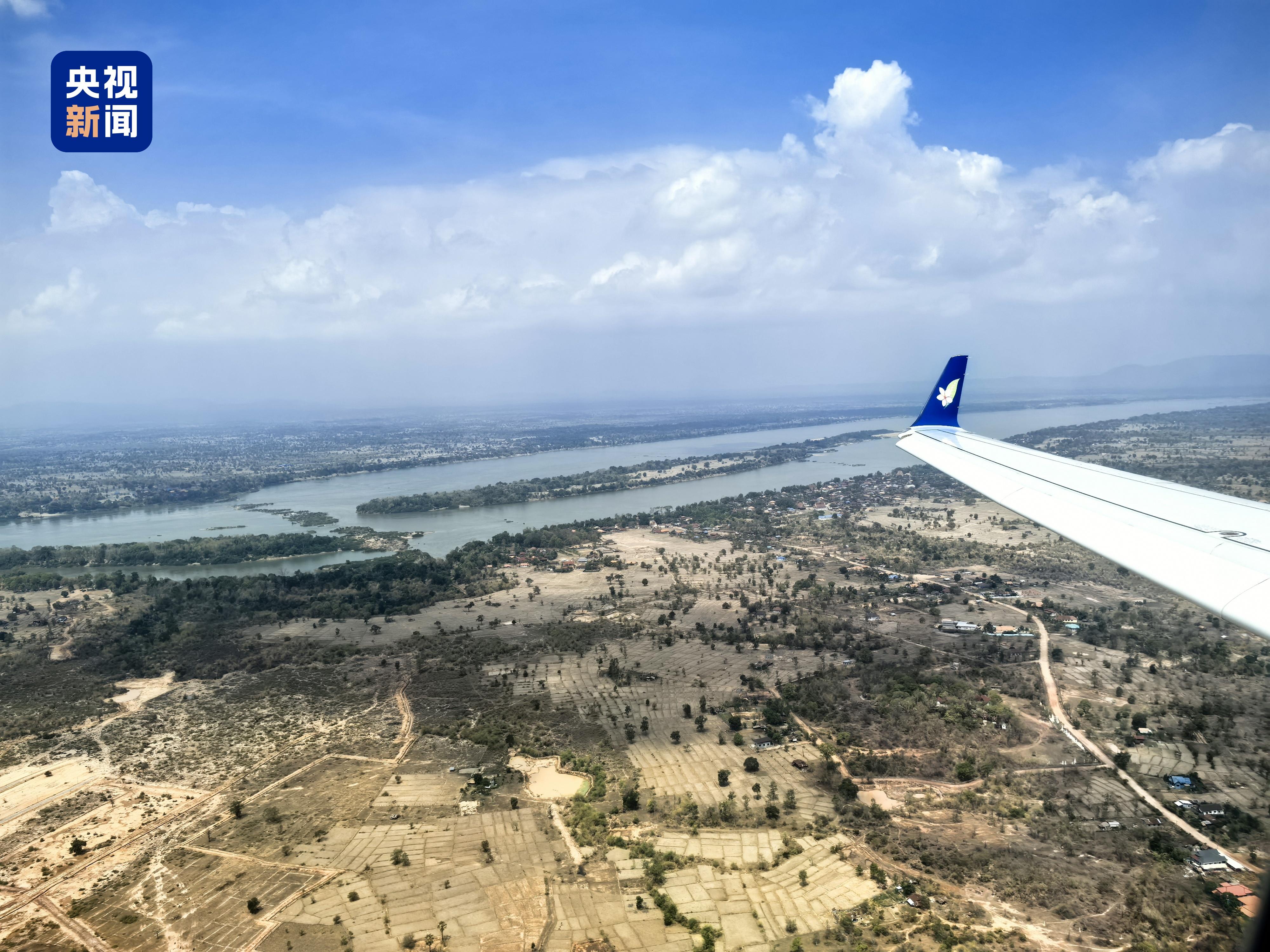 国产飞机C909，完成老挝首航！